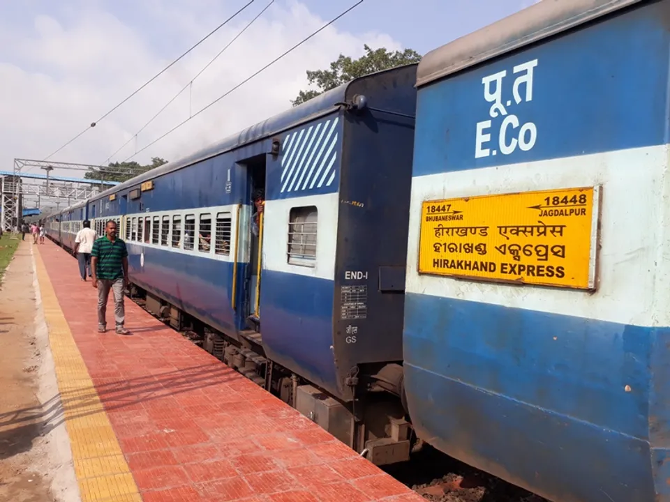  ବଦଳିବ କି ହୀରାଖଣ୍ଡର ଭାଗ୍ୟ? ୨୧ ବର୍ଷର ଟ୍ରେନରେ ନାହିଁ ପ୍ରଥମ ଶ୍ରେଣୀ ଏସି କୋଚ୍