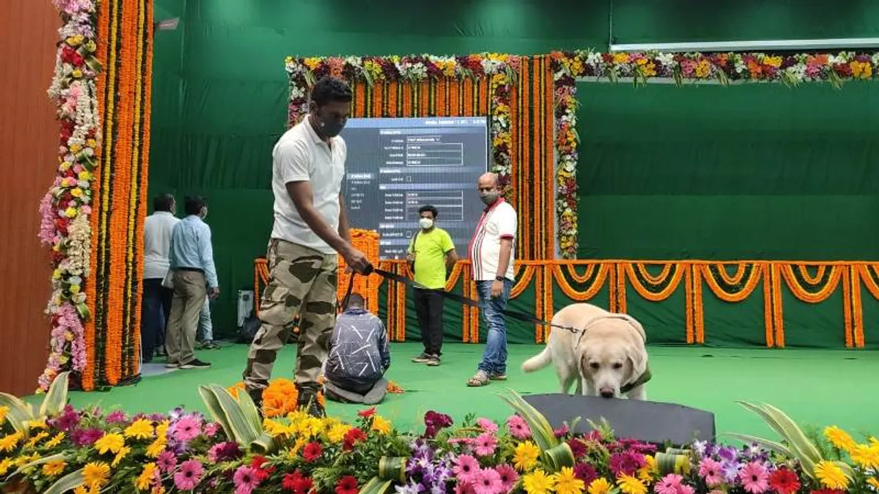  ମୁଖ୍ୟମନ୍ତ୍ରୀଙ୍କ ସୁନ୍ଦରଗଡ ଗସ୍ତ ଆଜି: ଜିଲ୍ଲାର ୩.୩୭ ଲକ୍ଷ ହିତାଧିକାରୀଙ୍କୁ ମିଳିବ ବିଜୁ ସ୍ୱାସ୍ଥ୍ୟ ସ୍ମାର୍ଟ କାର୍ଡ