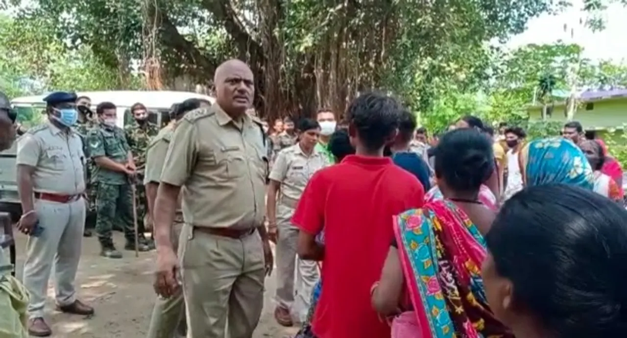  ଯୁବକଙ୍କ ମୃତ୍ୟୁକୁ ନେଇ ଉତ୍ତେଜନା: ଶବ ରଖି ରାସ୍ତା ଅବରୋଧ, ହତ୍ୟା ଅଭିଯୋଗ ଆଣିଲେ ପରିବାର