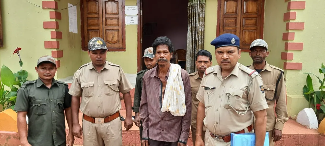  ମୃତ କୁଟୁରା ଉଦ୍ଧାର, ବନ୍ଧୁକ ସହ ଶିକାରୀ ଗିରଫ