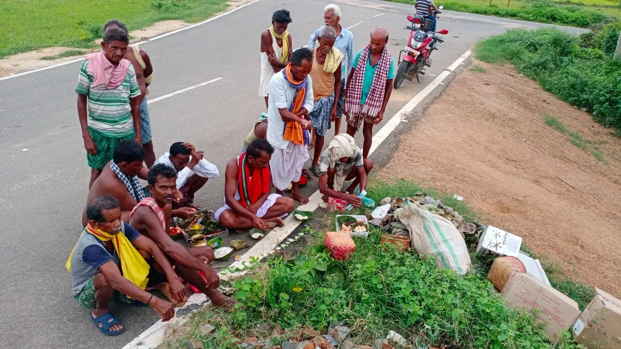  ପରମ୍ପରା ଅନୁଯାୟୀ ରୋଗୀବଟା ପର୍ବ ଅନୁଷ୍ଠିତ