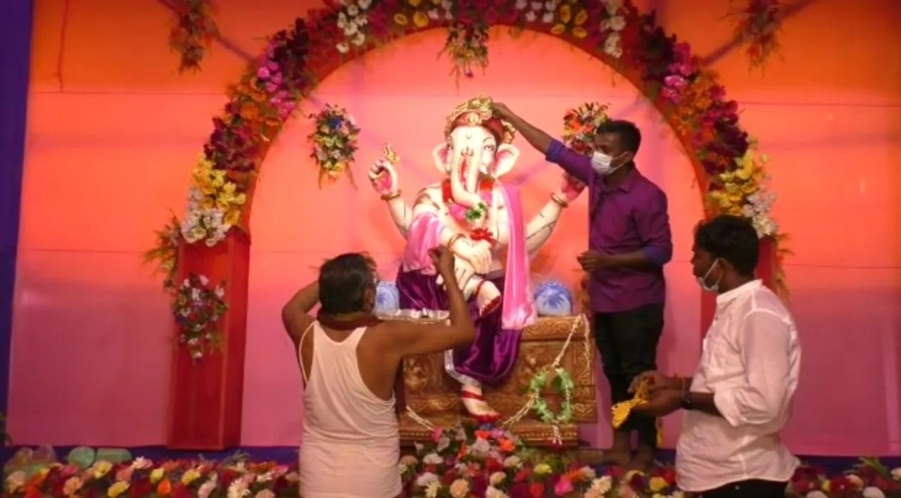  ନିରାଡ଼ମ୍ବର ଭାବେ ବିଘ୍ନ ବିନାଶକଙ୍କୁ ଆବାହନ, କରୋନା କଟକଣା ପାଇଁ ଫିକା ପଡିଲା ଉତ୍ସବ 