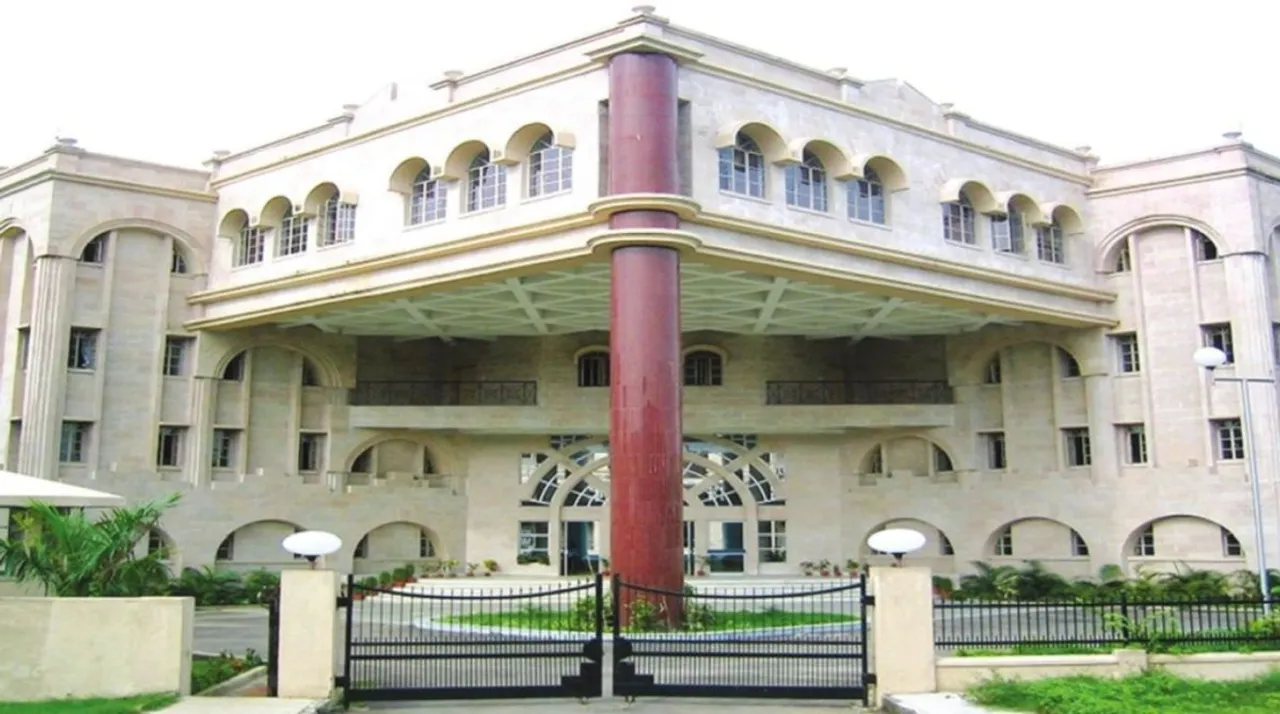  The Statesman 