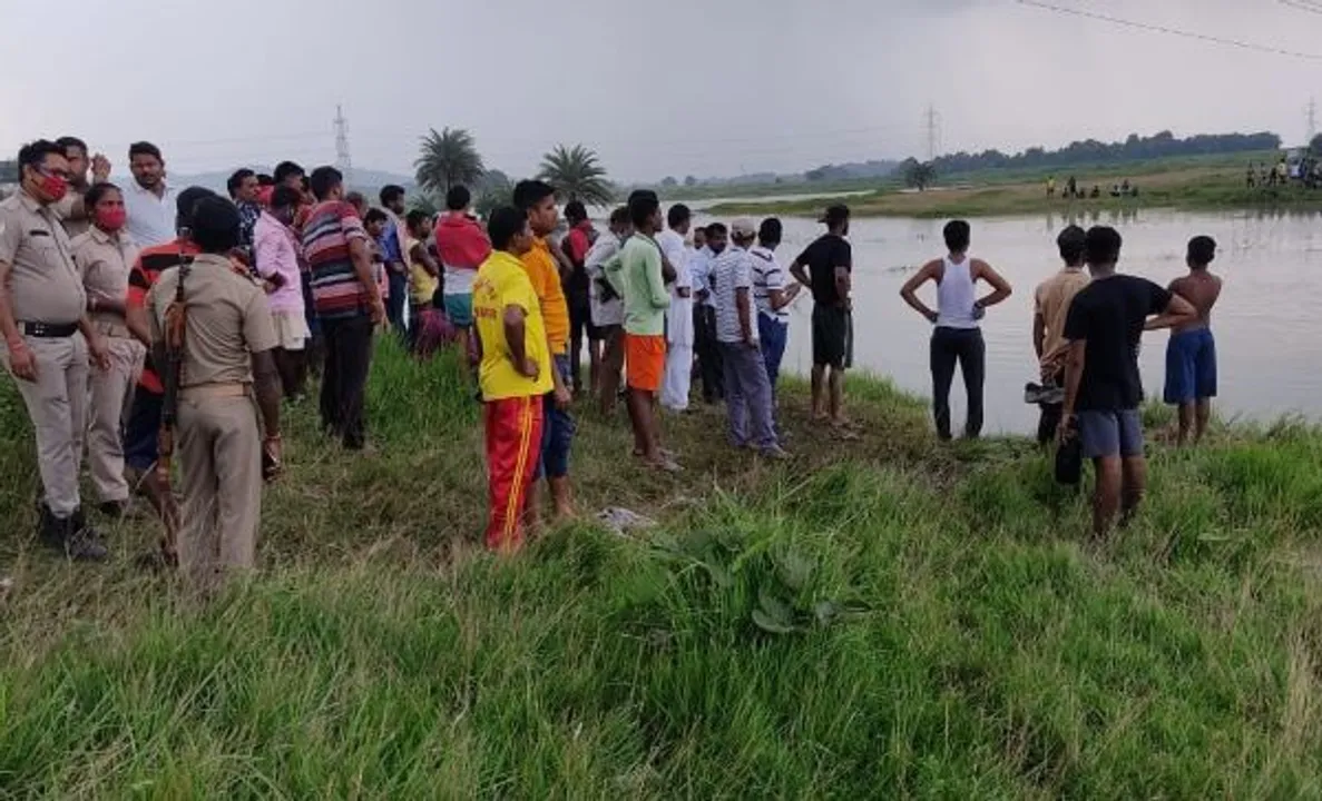  ନଦୀଜଳରେ ଭାସିଗଲେ ୪ ସ୍କୁଲ୍‌ ଛାତ୍ର ; ଜଣେ ମୃତ, ଜଣେ ନିଖୋଜ; ୨ ଉଦ୍ଧାର