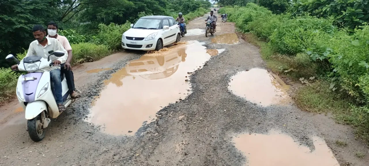  ଟେଣ୍ଡରରେ ଅଟକିଛି କଲ୍ୟାଣପୁର ଶାସନ ପୂର୍ତ୍ତ ବିଭାଗ ଦୁଇଥାକିଆ ରାସ୍ତା