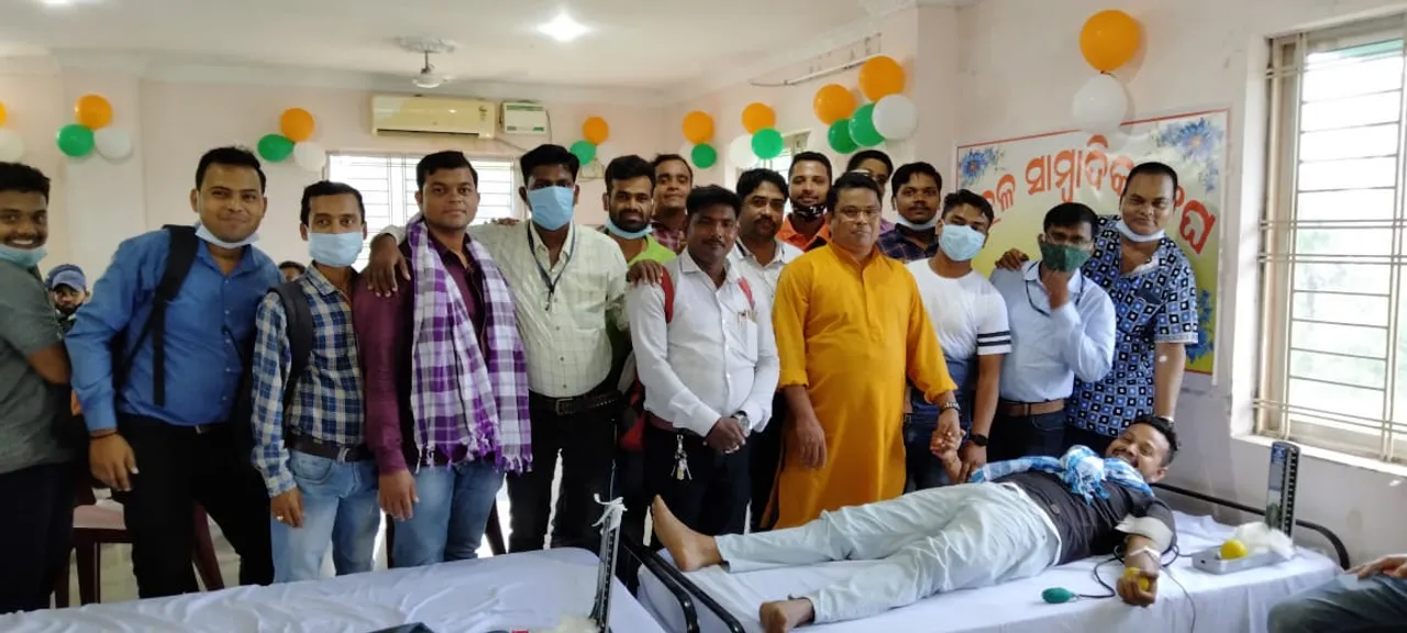  ‘ସମ୍ବାଦ ଆମ‌ ଓଡ଼ିଶା’ ଏବଂ ‘ବିପଦର ବନ୍ଧୁ’ ମିଳିତ ଶିବିରରେ ୫୨ ୟୁନିଟ ରକ୍ତ ସଂଗୃହୀତ