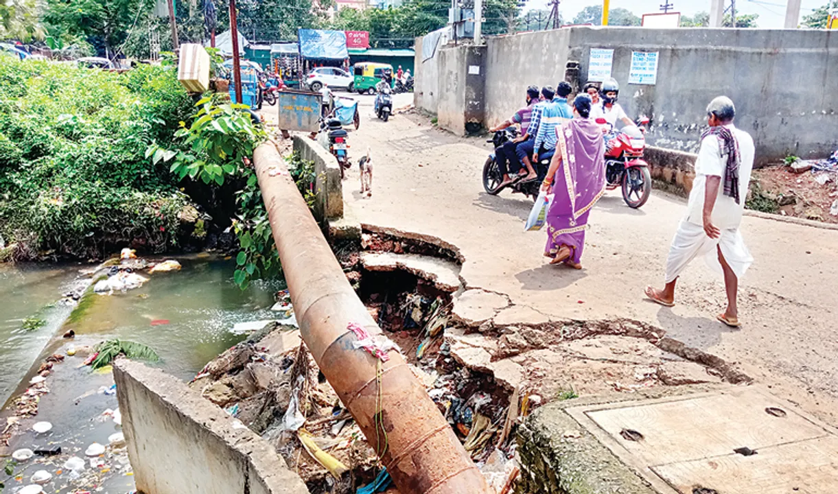  ଜୀବନ ଗଲା ପରେ ନିଦ ଭାଙ୍ଗିଲା: ଡ୍ରେନ୍‌ ଉପରୁ ହଟିବ ଜବରଦଖଲ
