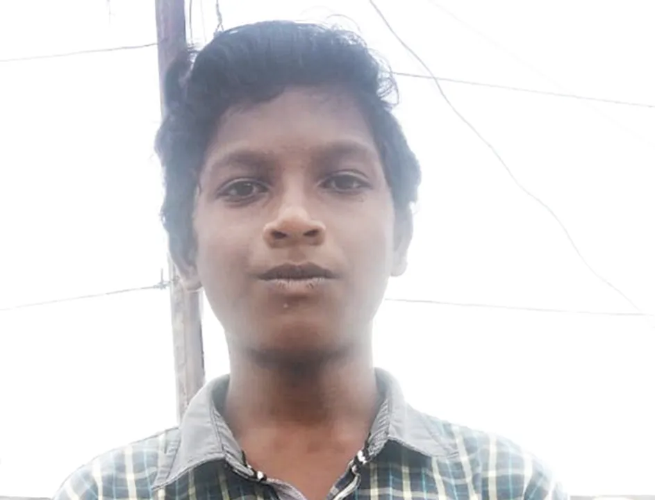  ଆଧାର କାର୍ଡ ନ ଥିବାରୁ ଅଷ୍ଟମରୁ ପାଠ ବନ୍ଦ