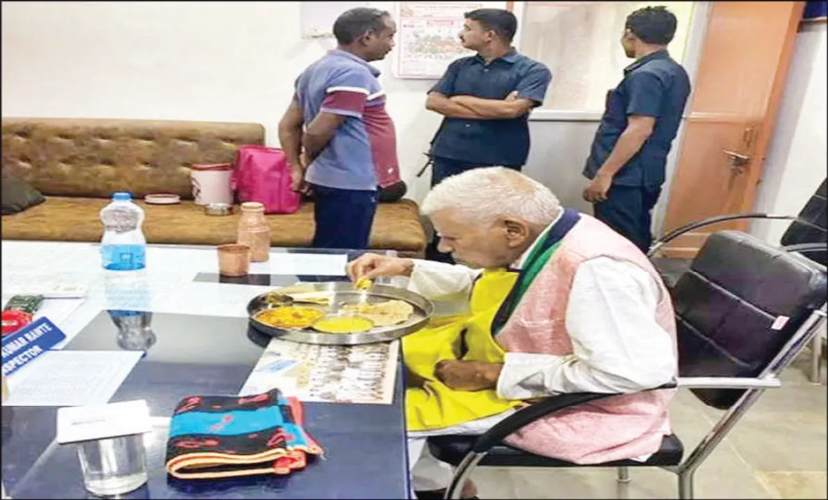  ଜେଲ୍‌ ଗଲେ ଛତିଶଗଡ଼ ମୁଖ୍ୟମନ୍ତ୍ରୀଙ୍କ ବାପା