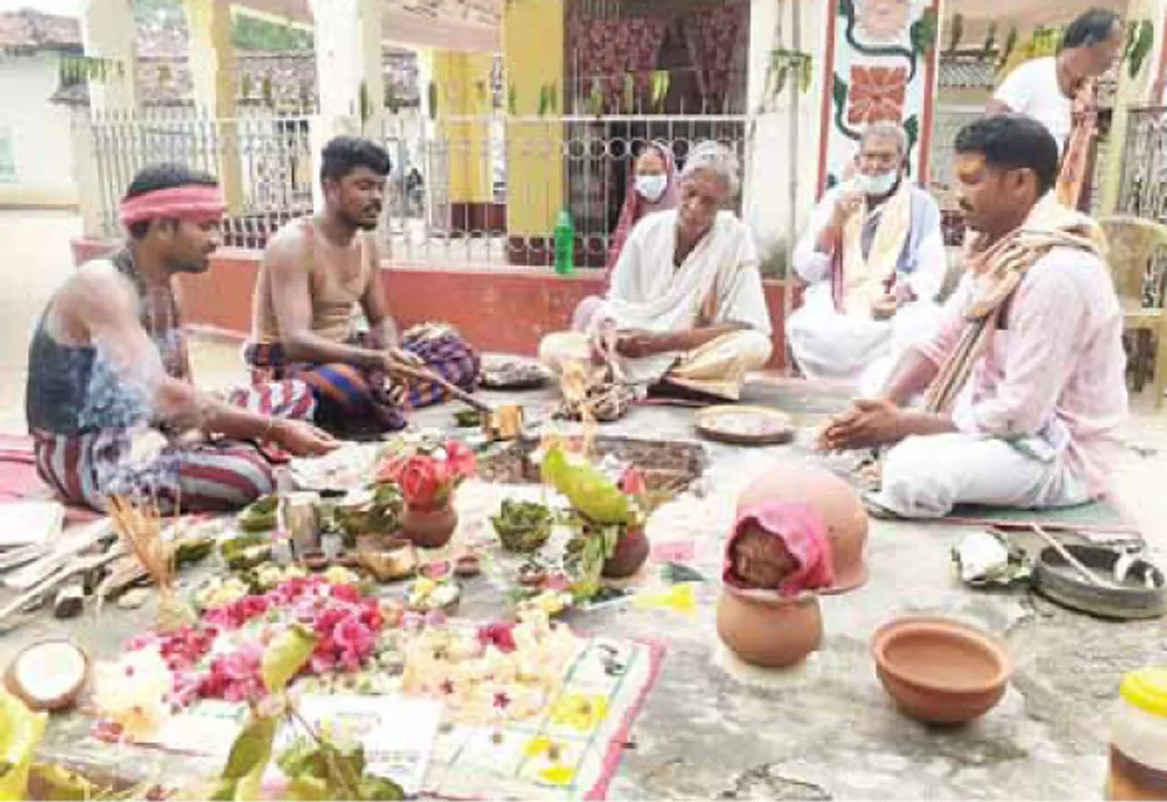  ବର୍ଷା ପାଇଁ ଇନ୍ଦ୍ରପୂଜା କଲେ ପୂର୍ବତନ ମୁଖ୍ୟମନ୍ତ୍ରୀ ହେମାନନ୍ଦ