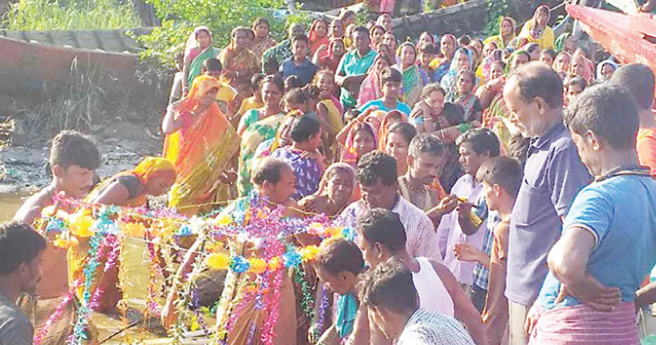  ଭେଳାରେ ଭସାଇଲୁ, ଜୀବନ ଧରି ଫେରିବ!