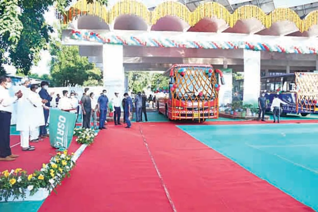  ରାଜଧାନୀରେ ବିଭିନ୍ନ ପ୍ରକଳ୍ପର ଉଦ୍‌ଘାଟନ କଲେ ମୁଖ୍ୟମନ୍ତ୍ରୀ: ଗଡ଼ିଲା ଓଏସ୍‌ଆର୍‌ଟିସିର ୧୧୦ ବସ୍‌