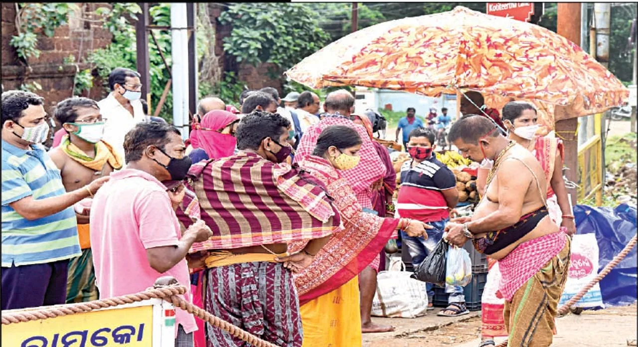  ବାଉଁଶବାଡ଼ ପାଖରୁ ଭୋଗ ବଢ଼ାଇଲେ ଶ୍ରଦ୍ଧାଳୁ: ଅନନ୍ତ ବାସୁଦେବ ମନ୍ଦିରରେ ୧୪୪ ଧାରା