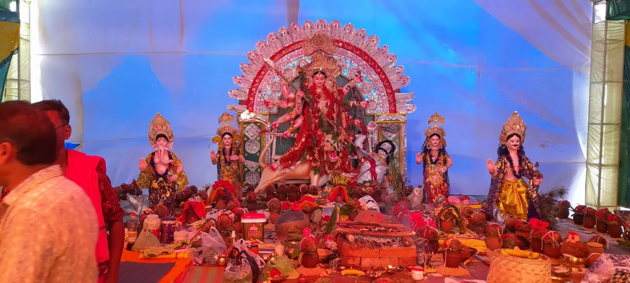 ଦୁର୍ଗା ମେଢ଼ ଦର୍ଶନ କଲେ ପୂର୍ବତନ ସାଂସଦ କଳିକେଶ ନାରାୟଣ ସିଂହଦେଓ