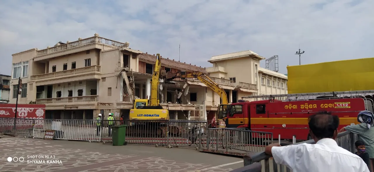  ପୁରୀ: ଶ୍ରୀମନ୍ଦିର କାର୍ଯ୍ୟାଳୟ ଭଙ୍ଗା ଆରମ୍ଭ