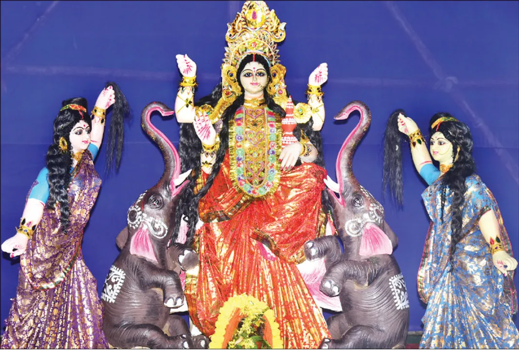  ଧରାବତରିଲେ ମା’ ଧନଦାତ୍ରୀ: ରାଜଧାନୀର ୩୦ରୁ ଅଧିକ ମଣ୍ଡପରେ ଲକ୍ଷ୍ମୀପୂଜା