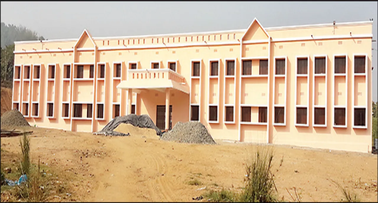 କାର୍ଯ୍ୟକ୍ଷମ ହେଉନି ଭାପୁର ଆଦର୍ଶ ବିଦ୍ୟାଳୟ