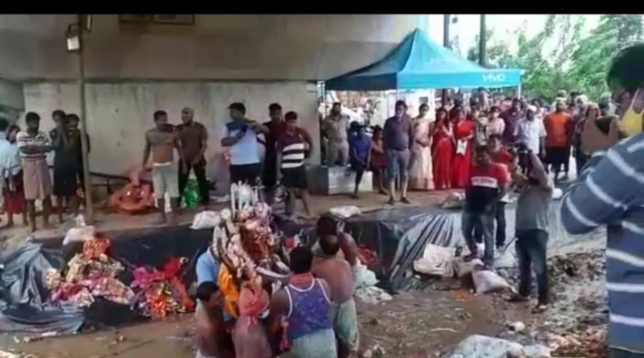  ଦୟାନଦୀ ଅସ୍ଥାୟୀ ପୁଷ୍କରିଣୀରେ ବିସର୍ଜିତ ହେଲେ ୩୨ ମୂର୍ତ୍ତି