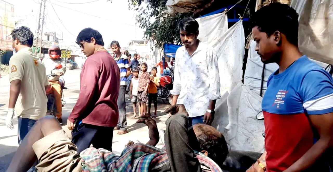  ରାସ୍ତା କଡ଼ରୁ ତିନି ଦିନର ଭୋକିଲା ଉଦ୍ଧାର; ମୁଣ୍ଡ ଓ ଗୋଡ଼ରେ ଥିଲା ଗଭୀର କ୍ଷତ