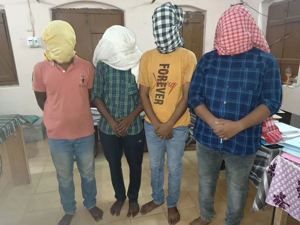  ସୁନା ଚେନ ଲୁଟେରା ଗ୍ୟାଙ୍ଗର ୩ ସଦସ୍ୟଙ୍କ ସହ ସୁନା ବେପାରୀ ଗିରଫ