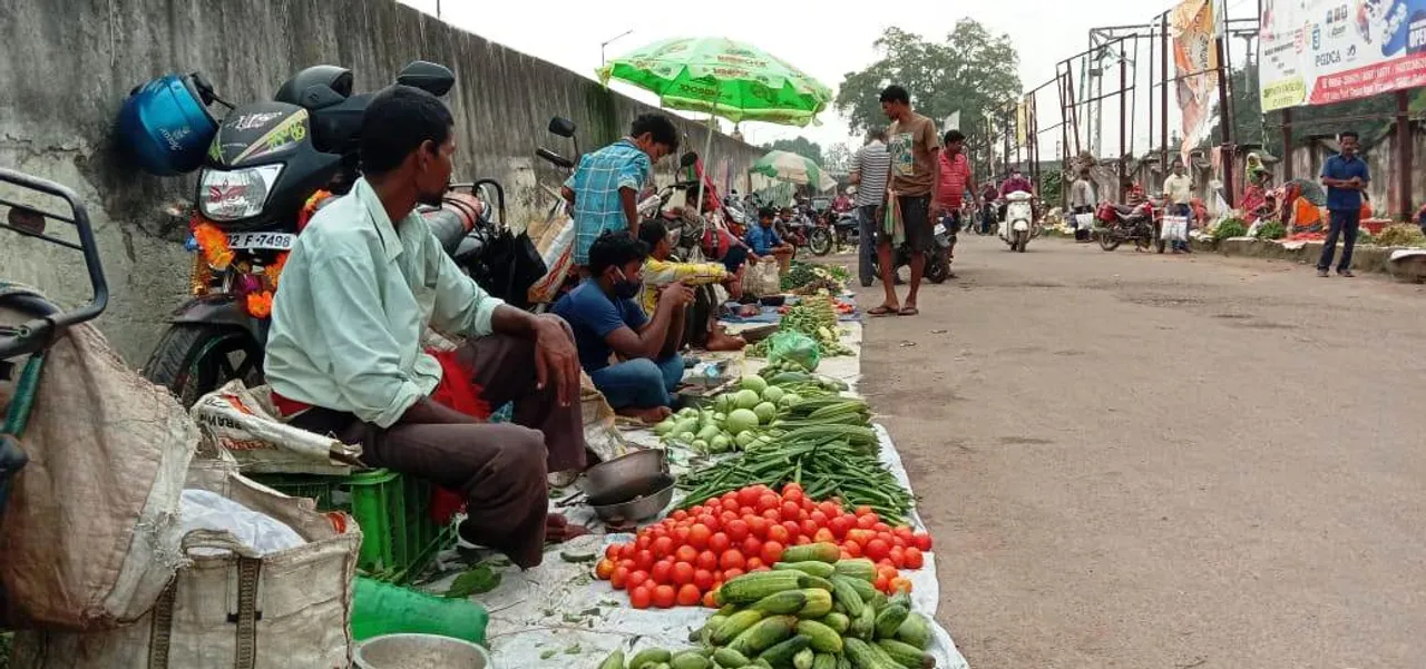  ଧର୍ମ ମାସ କାର୍ତ୍ତିକରେ ପରିବା ବଜାର ମହଙ୍ଗା, ଶାଗକୁ ଛାଡ଼ିଲେ ଆଉ ସବୁ ୫୦ ଉପରେ