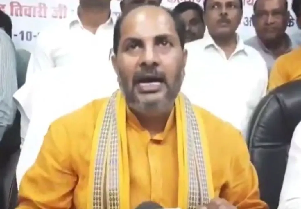  ଚର୍ଚ୍ଚାରେ ୟୁପି ମନ୍ତ୍ରୀଙ୍କ ବୟାନ: ‘୯୫ ପ୍ରତିଶତ ଲୋକଙ୍କର ପେଟ୍ରୋଲ ଦରକାର ନାହିଁ’...