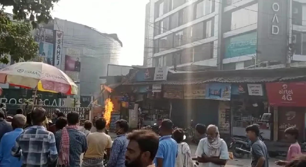  କ୍ରସ ରୋଡ ମଲରେ ଅଗ୍ନିକାଣ୍ଡ 