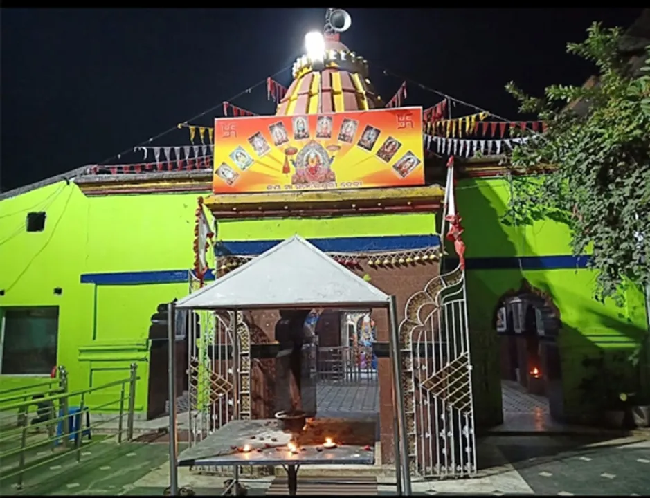 ଭୁଶୁଡ଼ିଲା ସମଲେଶ୍ୱରୀ ମନ୍ଦିର ଛାତ