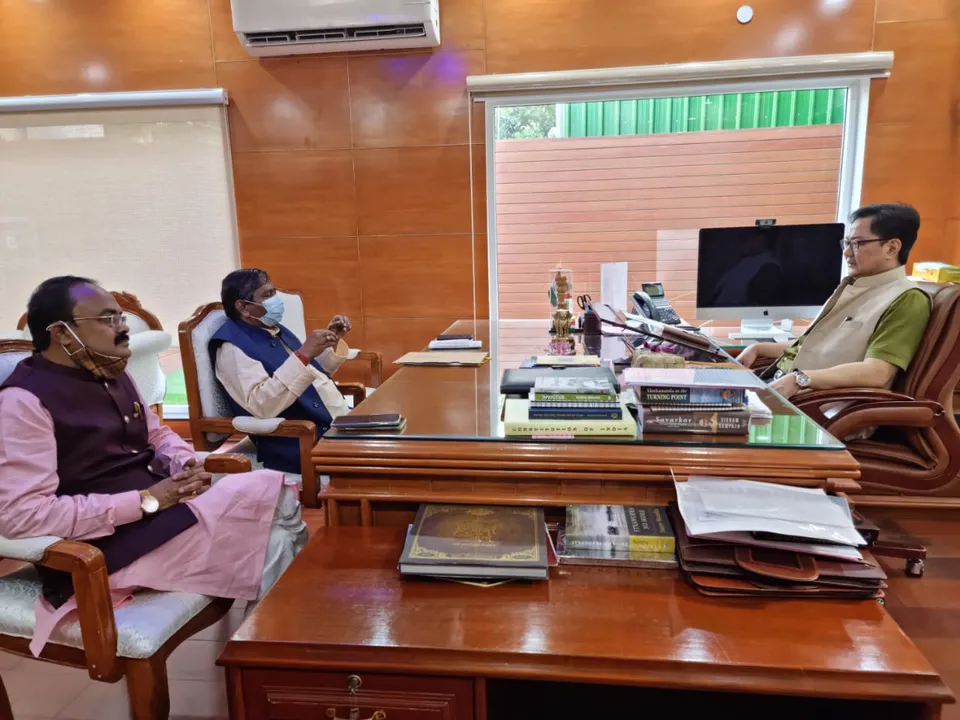  କେନ୍ଦ୍ର ଆଇନମନ୍ତ୍ରୀଙ୍କୁ ଭେଟିଲେ କେନ୍ଦ୍ରମନ୍ତ୍ରୀ ବିଶ୍ୱେଶ୍ୱର, ଜିଲ୍ଲାରେ ହାଇକୋର୍ଟ ବେଞ୍ଚ୍ ପ୍ରତିଷ୍ଠା ଦାବି
