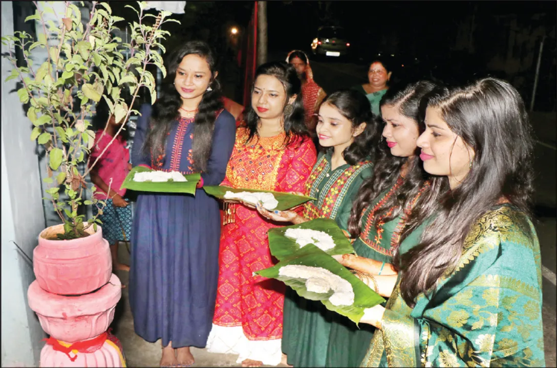  କାଁ ଭାଁ ଶୁଭିଲା ‘କୁଆଁର ପୂନେଇ ଜହ୍ନ ଗୋ...’