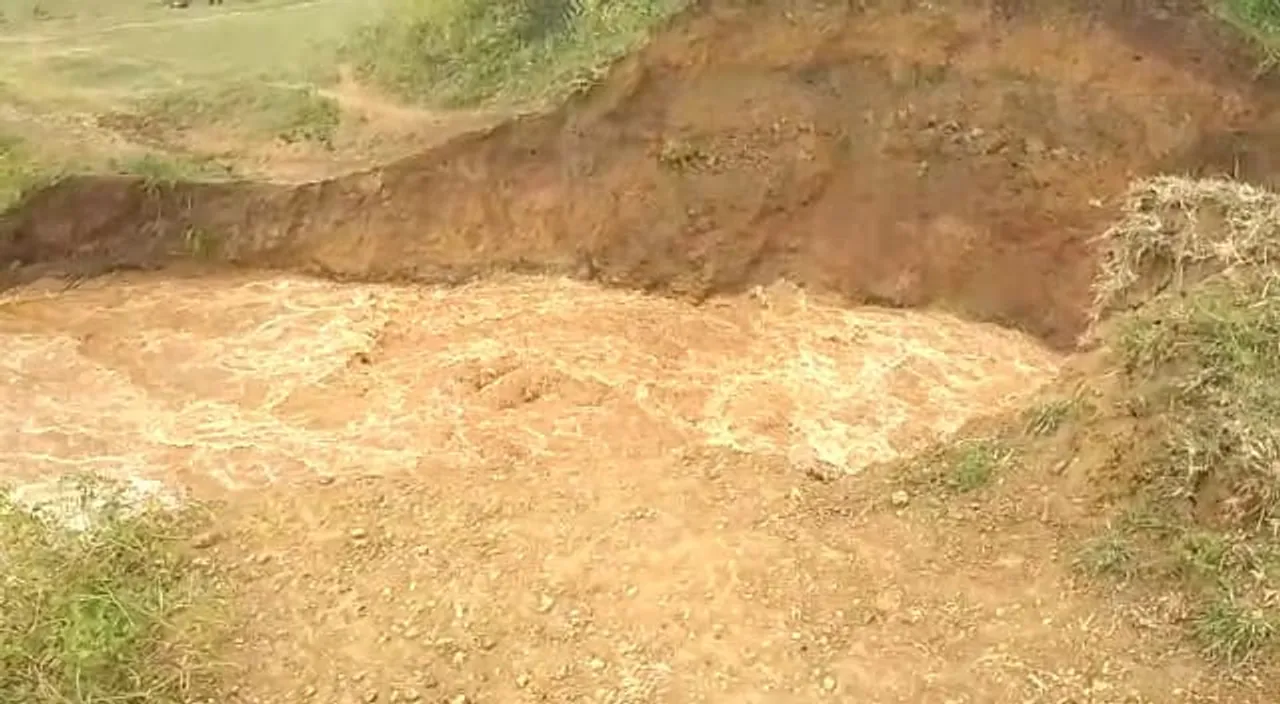  ଇନ୍ଦ୍ରାବତୀ ଦକ୍ଷିଣ କେନାଲରେ ଘାଇ, ଶହ ଶହ ଏକର ଚାଷଜମି ଜଳମଗ୍ନ