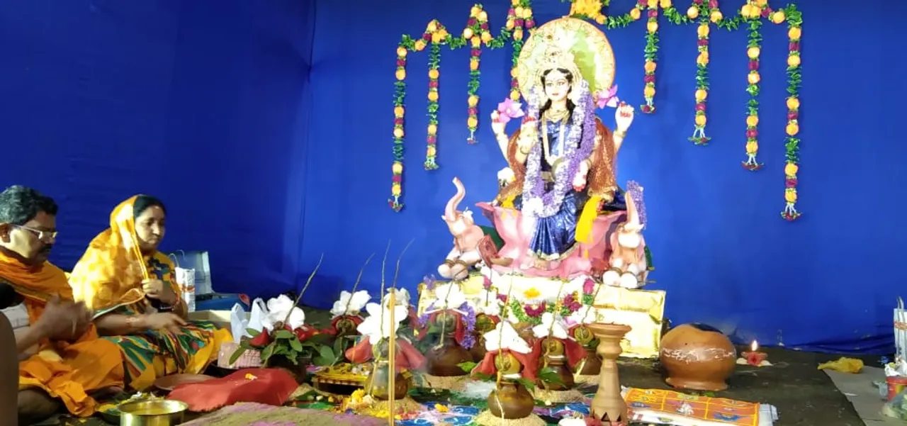  ବୈପାରିଗୁଡାରେ ଗଜଲକ୍ଷ୍ମୀ ପୂଜା। (ଫଟୋ: ଅମରେନ୍ଦ୍ର)
