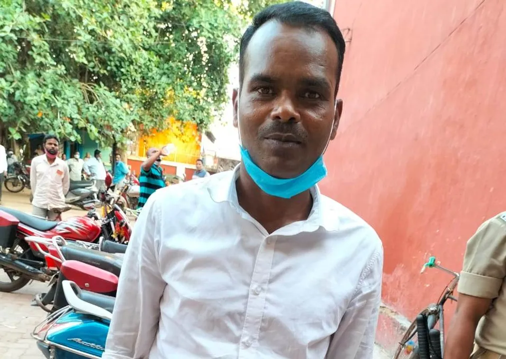  ୫ବର୍ଷ ଧରି ଫେରାର୍ ଥିବା ଦୁର୍ଦ୍ଦାନ୍ତ ଅପରାଧୀ କାଲା ହାତଖଣ୍ଡି ଗିରଫ 