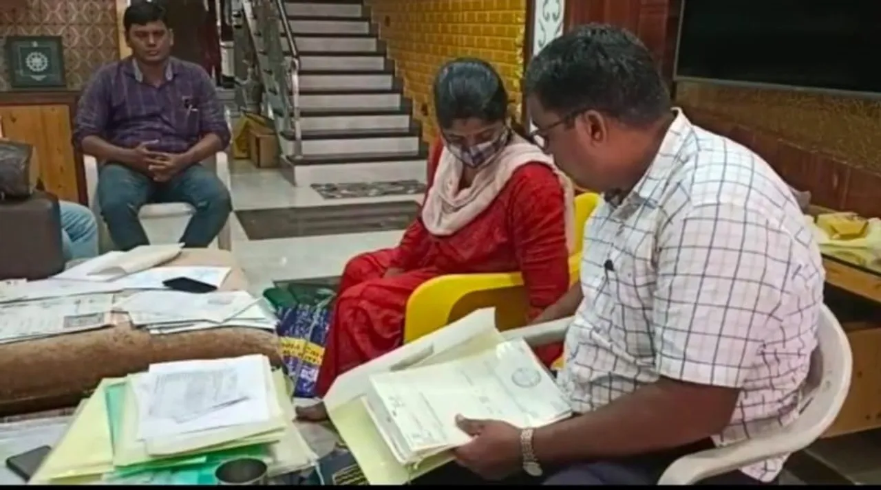  ଗୋପାଳପୁର ବିଧାୟକ ପ୍ରଦୀପ ପାଣିଗ୍ରାହୀଙ୍କ ପଛରେ ଭିଜିଲାନ୍‌ସ: ସହଯୋଗୀଙ୍କ ଘରୁ ୨୦ ଲକ୍ଷ ଟଙ୍କା ଜବତ