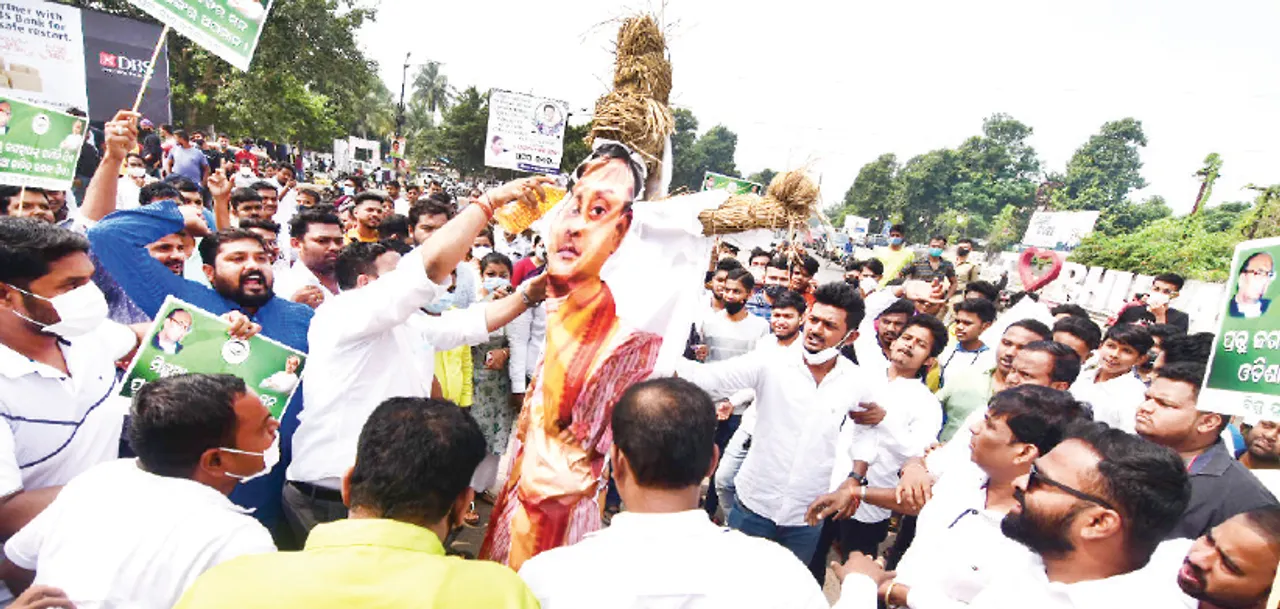  ସମ୍ବିତ ପାତ୍ରଙ୍କ କୁଶପୁତ୍ତଳିକା ଦାହ