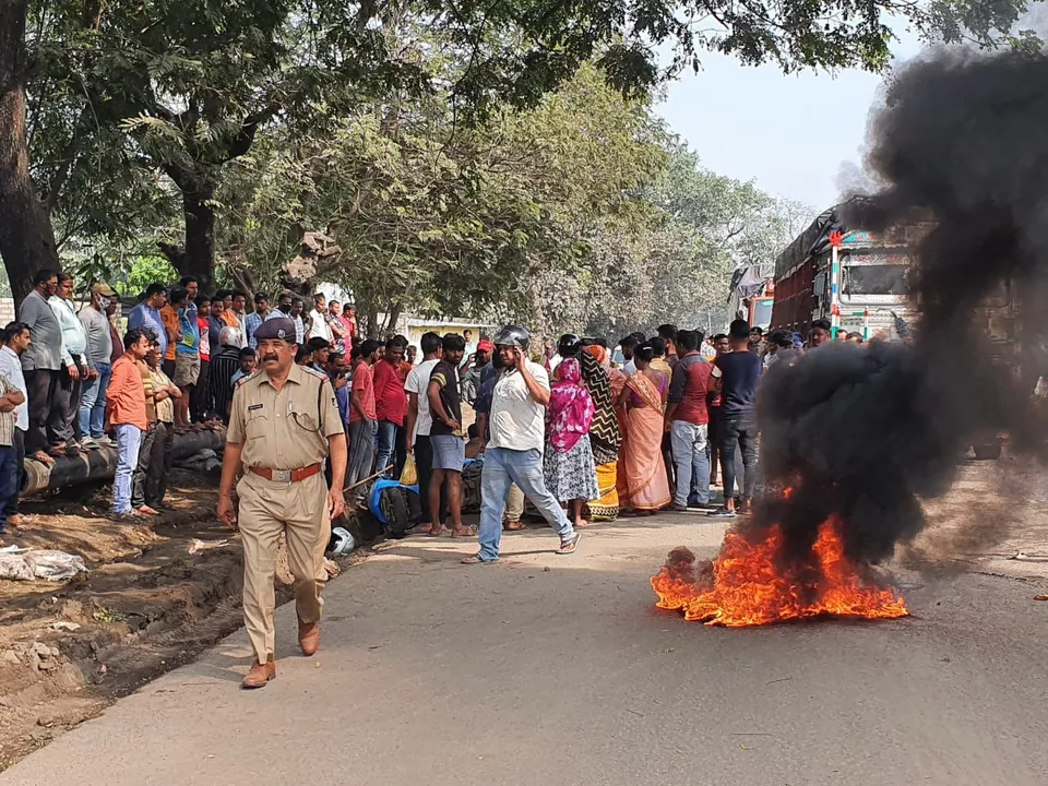  ଟ୍ରକ ଧକ୍କାରେ ଯୁବକଙ୍କ ମୃତ୍ୟୁ: କ୍ଷତିପୂରଣ ଦାବିରେ ଜାତୀୟ ରାଜପଥ ଅବରୋଧ