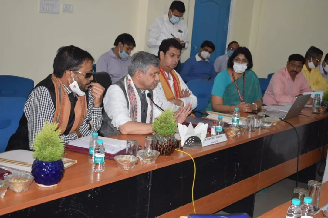  ସଫ୍ଟୱେର ଉନ୍ନତି ପାଇଁ ଇକୋ ସିଷ୍ଟମ ତିଆରି ହୁଏ, ସ୍ପେସାଲ ଟ୍ରେନ୍ ଓ ଅଧିକ ମୂଲ୍ୟର ଟିକେଟ ସମସ୍ୟା ସମାଧାନ ହେବ: ଅଶ୍ବିନୀ ବୈଷ୍ଣବ