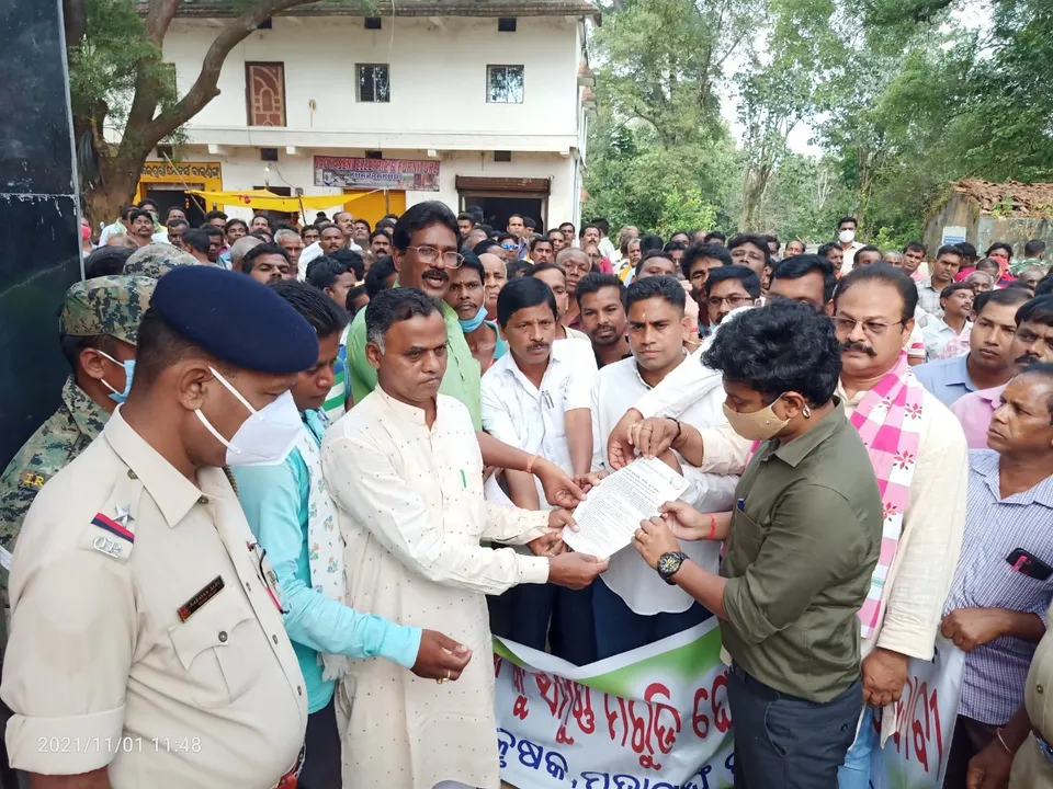  ଖପ୍ରାଖୋଲକୁ ସମ୍ପୂର୍ଣ୍ଣ ମରୁଡ଼ିଗ୍ରସ୍ତ ଘୋଷଣା ଦାବି, ବ୍ଲକ୍‌ ଅଫିସ ଘେରିଲା କୃଷକ ମହାସଂଘ