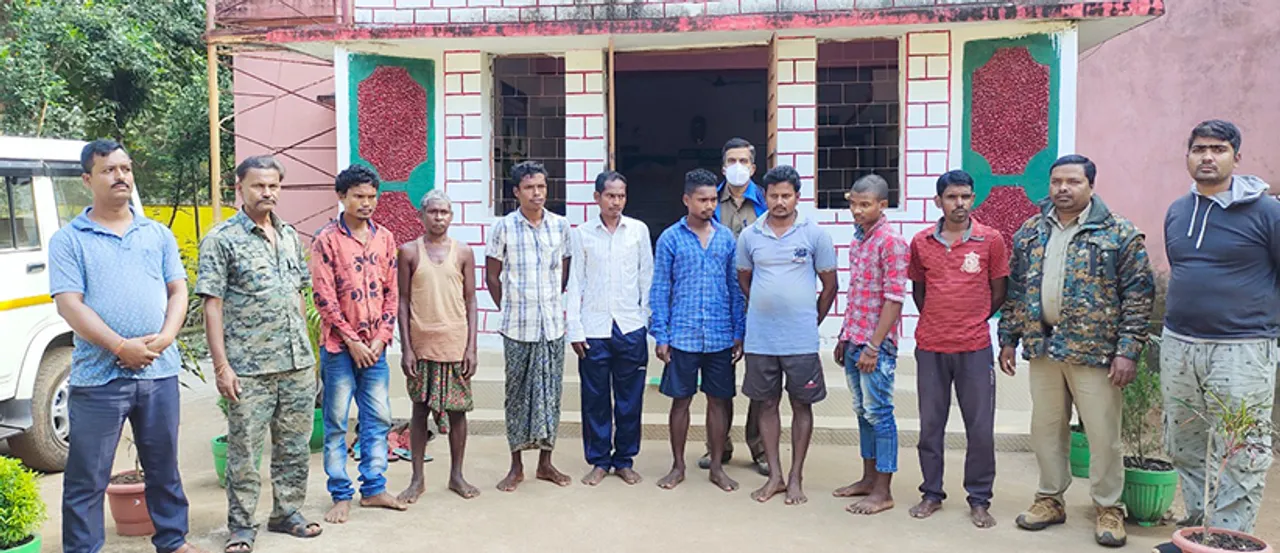  ବାରହା ମାଂସ ସହ ମଲା ଭାଲୁ ଜବତ: ୮ ଶିକାରୀ ଗିରଫ