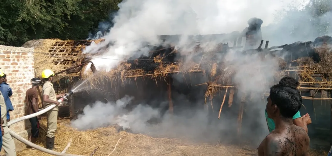  ଅଗ୍ନିକାଣ୍ଡରେ ଜଳିଗଲା ୮୦ ହଜାରରୁ ଊର୍ଦ୍ଧ୍ବ ଟଙ୍କାର ଆସବାବପତ୍ର