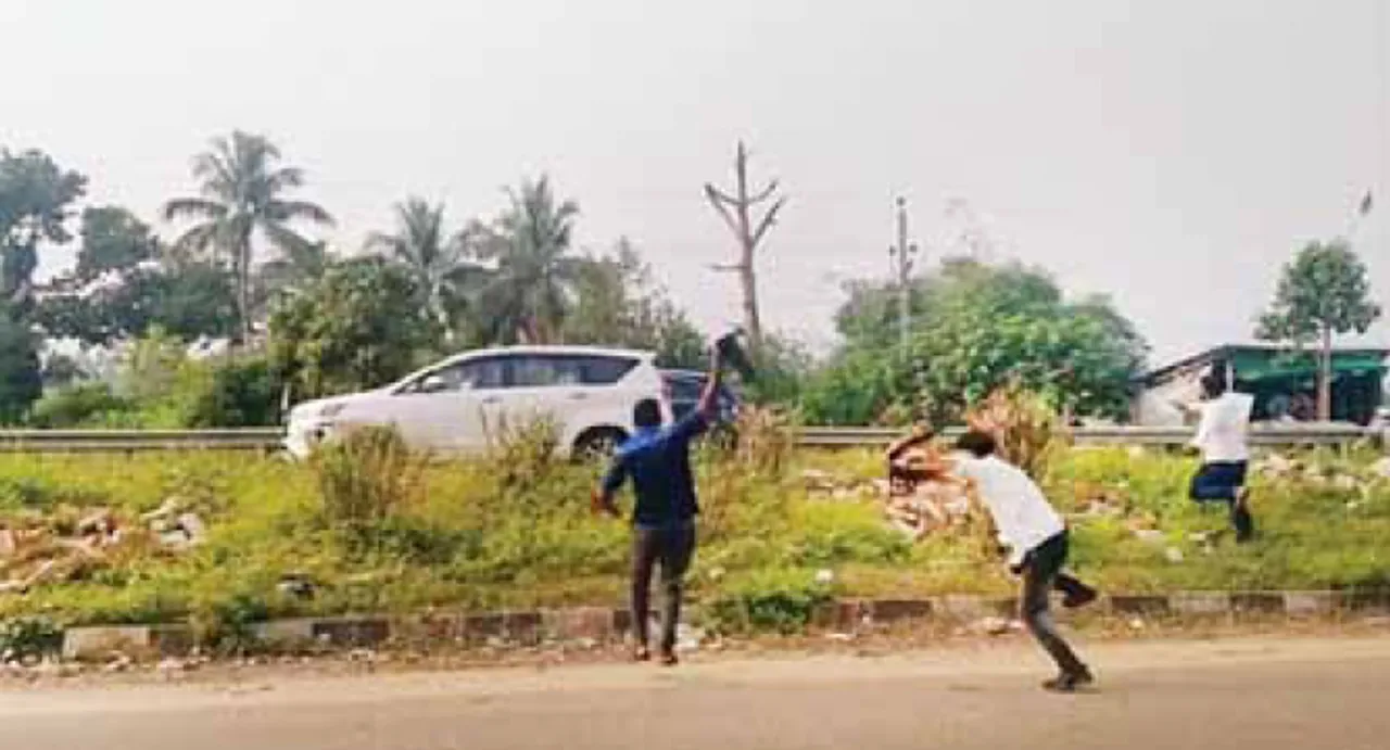  ମୁଖ୍ୟମନ୍ତ୍ରୀଙ୍କ ସୁରକ୍ଷାରେ ଘଳିଆ: ୫ ଜାଗାରେ ଅଣ୍ଡା ମାଡ଼, କଳାପତାକା ପ୍ରଦର୍ଶନ