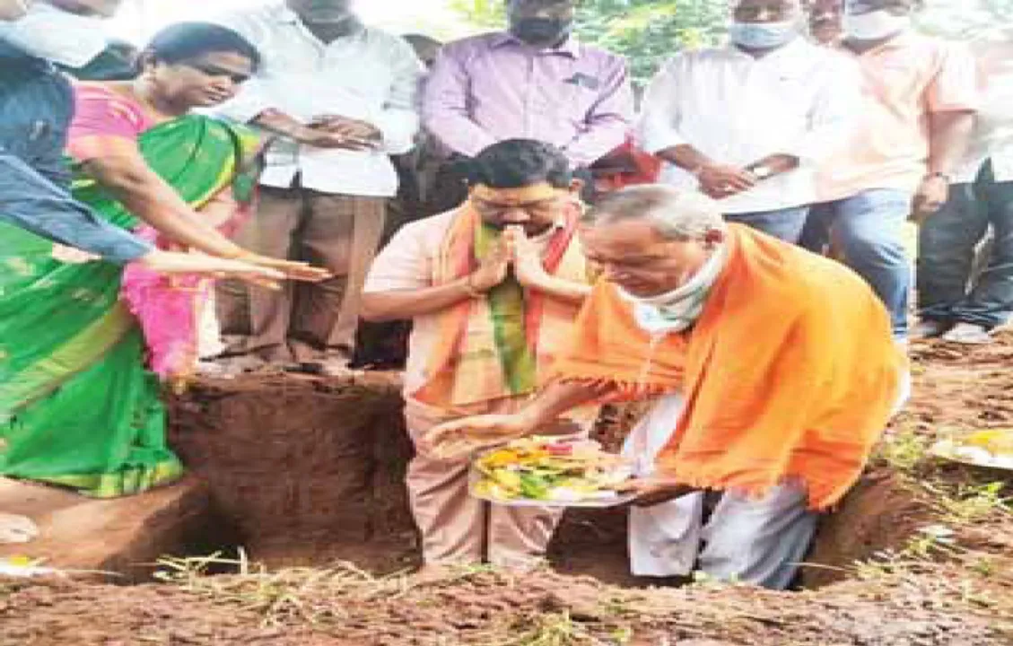  କୋଟିଆରେ ପଶିଲେ ସାଲୁର ବିଧାୟକ, ବିଭିନ୍ନ ପ୍ରକଳ୍ପ ନିମନ୍ତେ ଭିତ୍ତିପ୍ରସ୍ତର ସ୍ଥାପନ