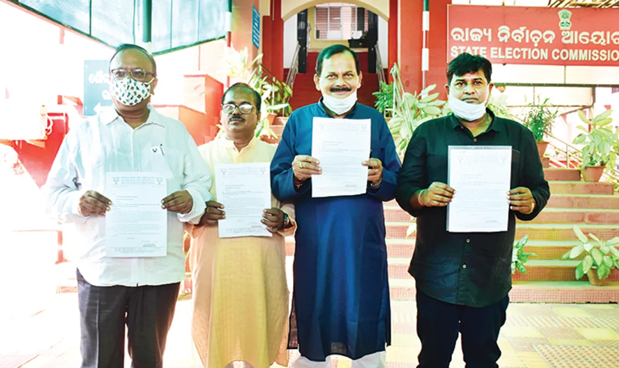  ରାଜ୍ୟ ନିର୍ବାଚନ କମିସନଙ୍କୁ ଭେଟିଲା ବିଜେପି: ଗୋଟିଏ ଜିଲ୍ଲାରେ ୩ବର୍ଷରୁ ଅଧିକ ସମୟ ଥିବା ଅଧିକାରୀଙ୍କୁ ବଦଳି କରାଯାଉ