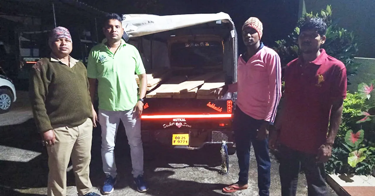  ଶାଗୁଆନ ପଟ୍ଟା ବୋଝେଇ ଅଟୋ ଜବତ