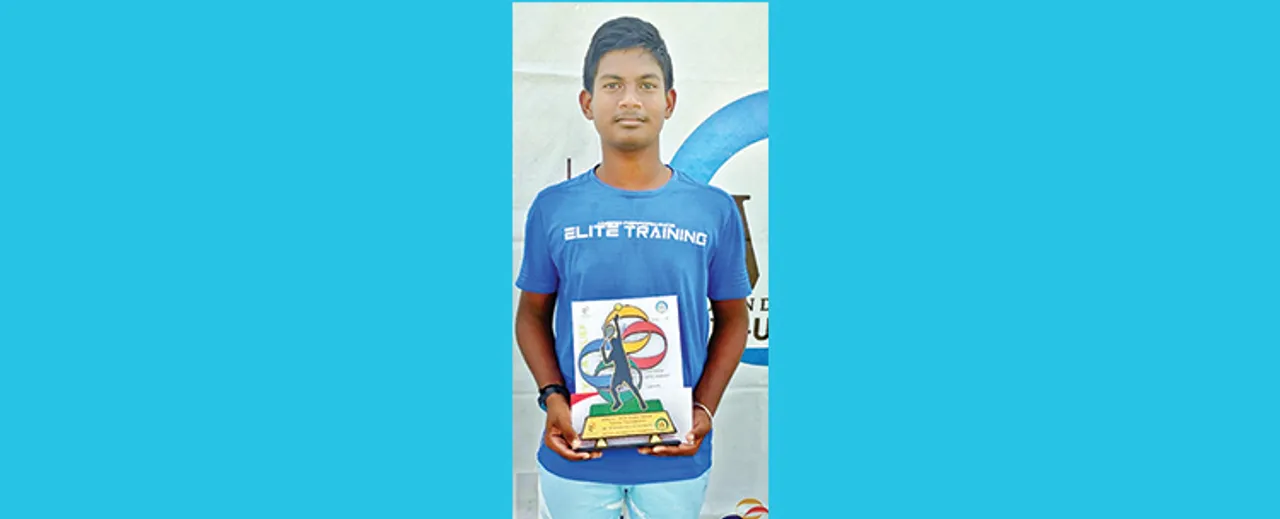  ଆଇଟା ଏସ୍‌ଏସ୍‌: ଦେବାଶିଷଙ୍କୁ ଟ୍ରଫି