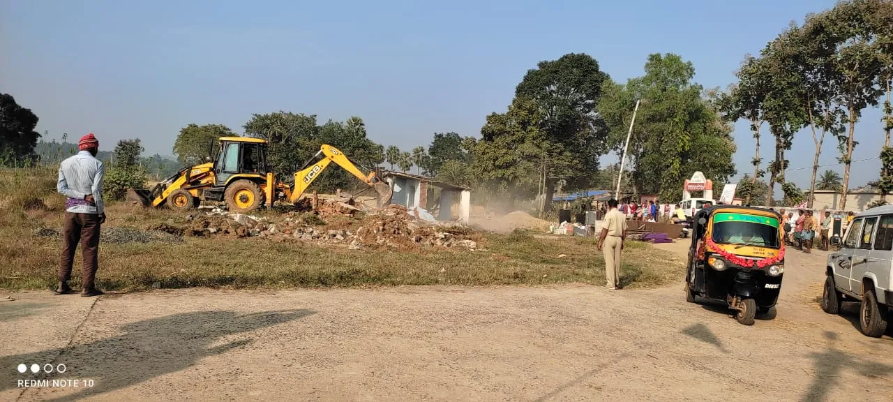  ଛତିଆରେ ଜବରଦଖଲ ଉଚ୍ଛେଦ, ମାଟିରେ ମିଶିଲା ଆବାସ