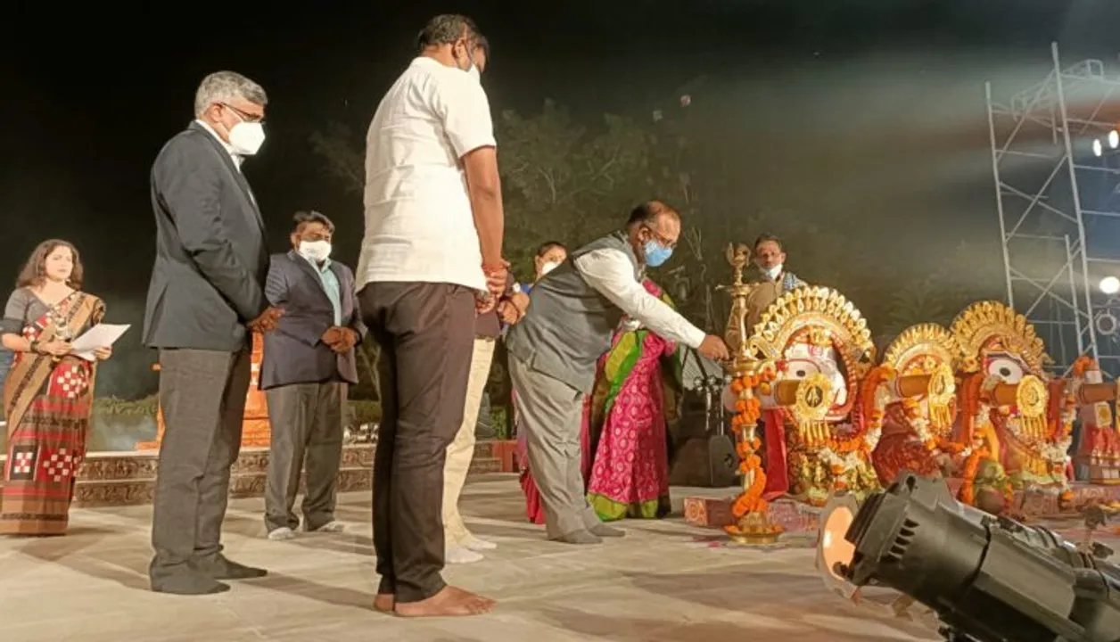 ବାତ୍ୟାକୁ ଦୃଷ୍ଟିରେ ରଖି ବନ୍ଦ ହେଲା କୋଣାର୍କ ଉତ୍ସବ ଓ ଅନ୍ତର୍ଜାତୀୟ ବାଲୁକା କଳା ଉତ୍ସବ