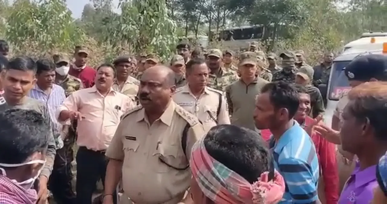  ଖଡ଼ିମାଟି ଖନନକୁ ବିରୋଧ: ଘଟଣାସ୍ଥଳରେ ଉତ୍ତେଜନା 