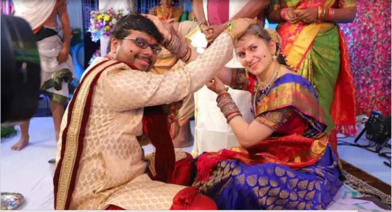  ଭାରତୀୟ ଯୁବକଙ୍କୁ ବିବାହ କରିବା ପାଇଁ ୫୦୦୦କିମି ଦୂରରୁ ଆସିଲେ ବିଦେଶୀ ଯୁବତୀ
