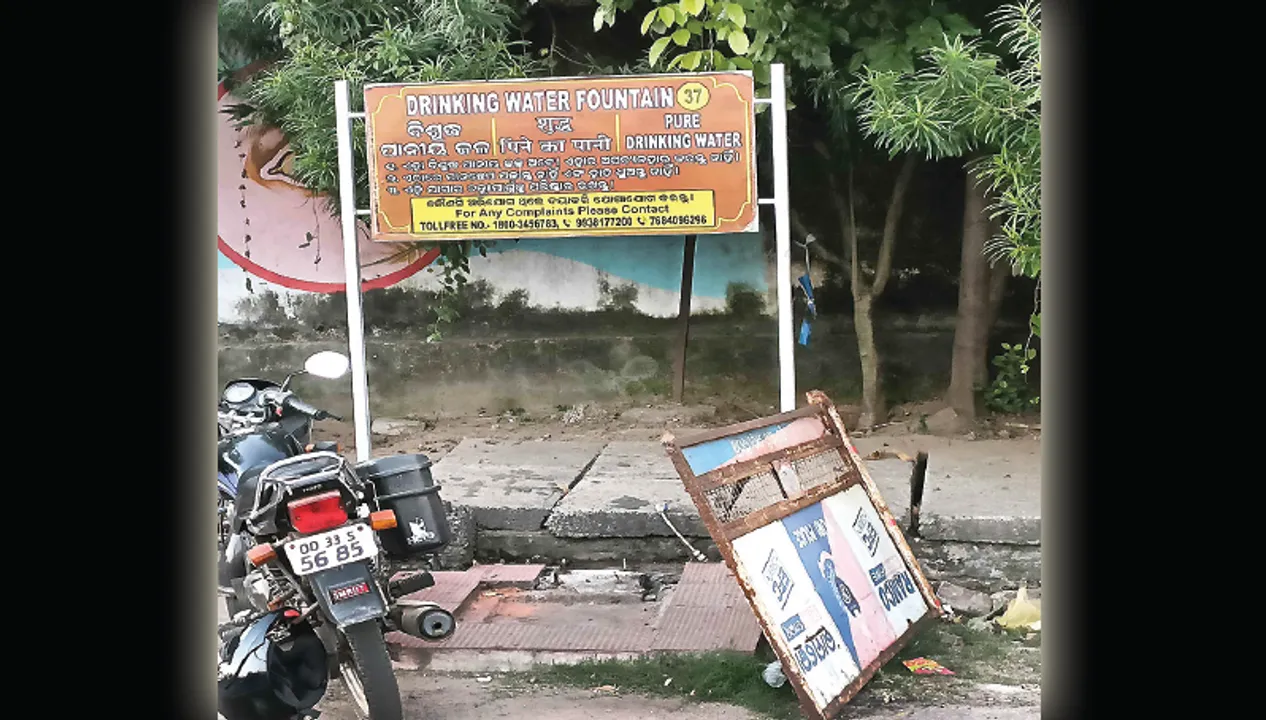  ହୁଗୁଳି ଗଲାଣି ‘ଡ୍ରିଙ୍କ୍‌ ଫ୍ରମ୍‌ ଟ୍ୟାପ୍‌’: ଅଧିକାଂଶ ଟ୍ୟାପ୍‌ ଗାଏବ, ଅପଚୟ ହେଉଛି ପାନୀୟ ଜଳ